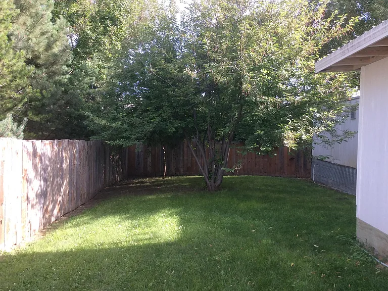 635 23rd St #6 — Photo 3