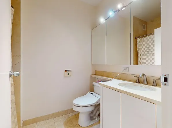 155 Oceana Drive East image 25 of 31