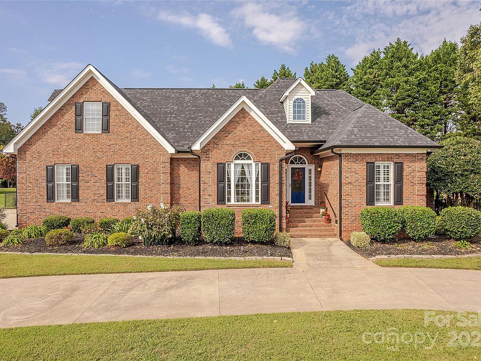 1st image of 748 Creekbridge Dr