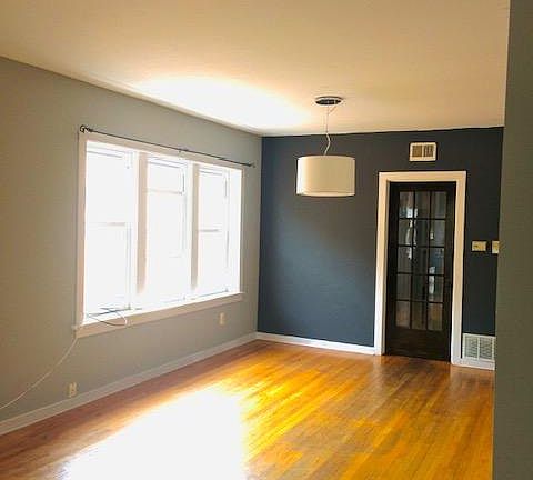 3rd image of 1547 W Highland Ave APT 3