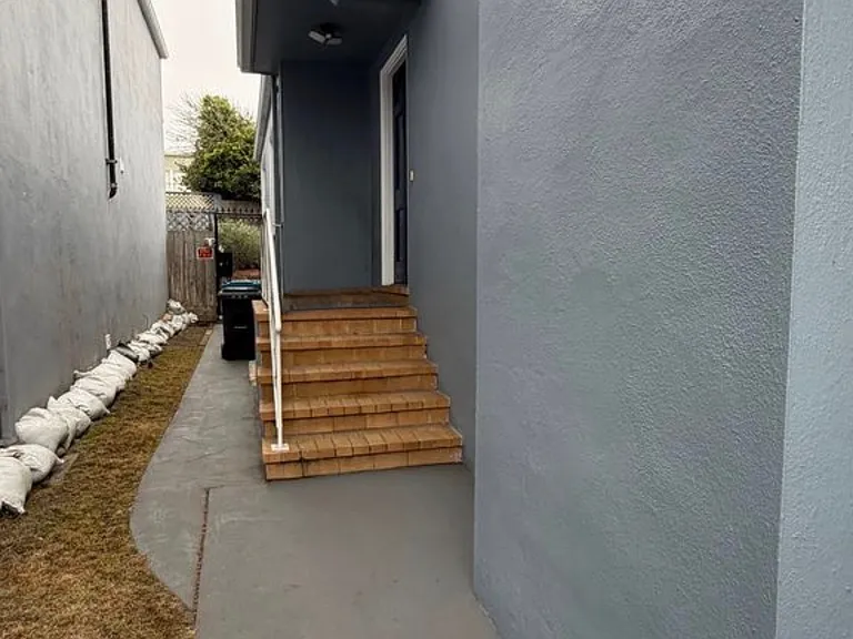 185 S Mayfair Ave — Photo 2