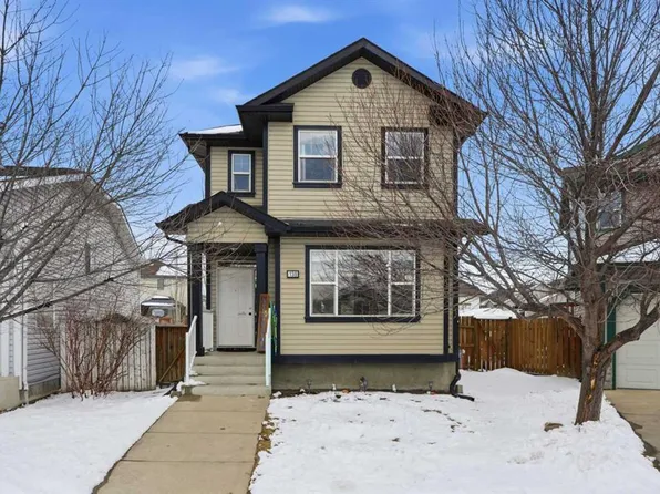 138 S Creekside Bay NW, Airdrie, AB T4B 2X8