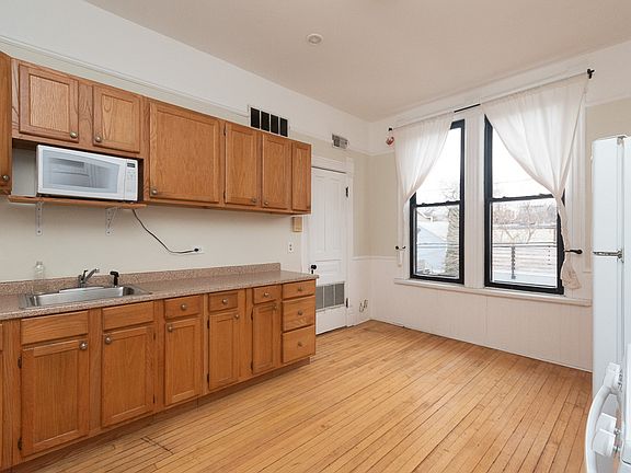 3rd image of 1723 W Huron St #Ch2
