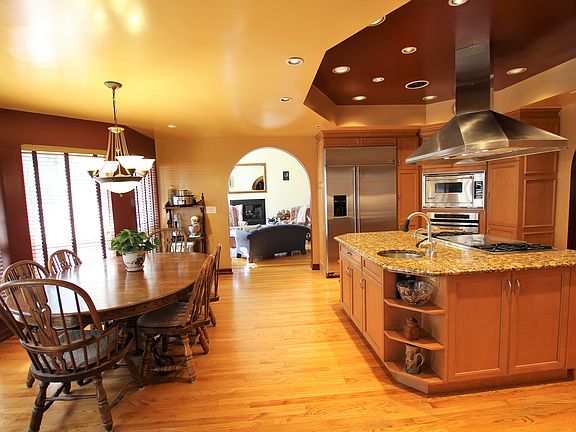 Extended Eat-in-Kitchen