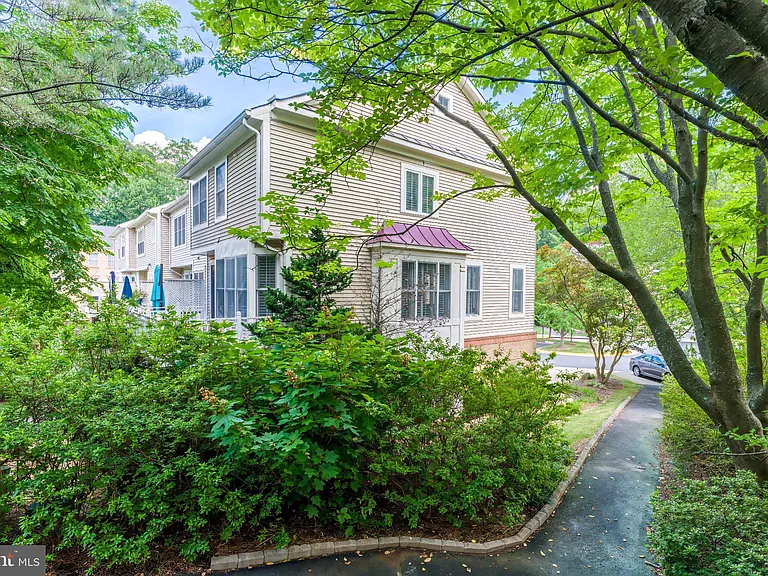 11485 Waterhaven Ct — Photo 60