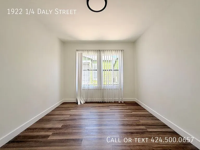 1922 1/4 Daly St — Photo 10