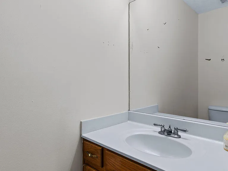 5001 Middlesex Dr — Photo 31