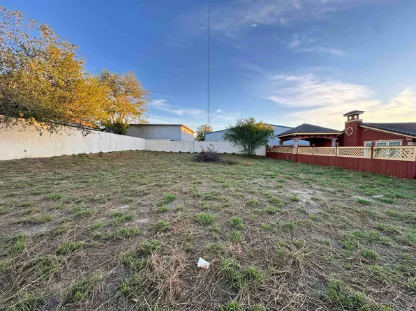 103 Lamrick Cir, Laredo, TX 78046