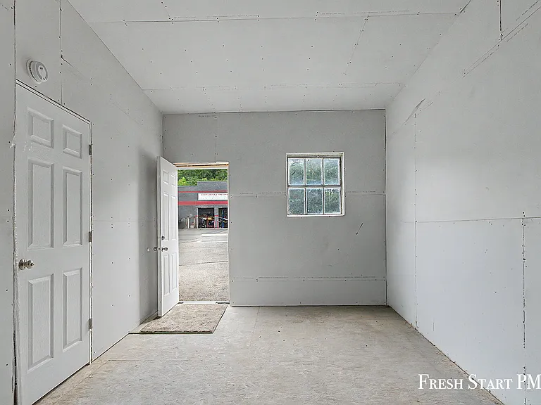 134 Maple St — Photo 22