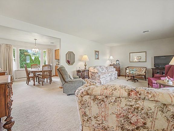 5th image of 509 Pine Tree Rd