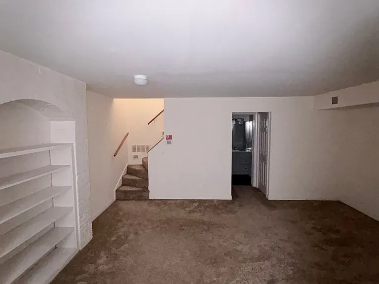 13 W. Preston St — Photo 8