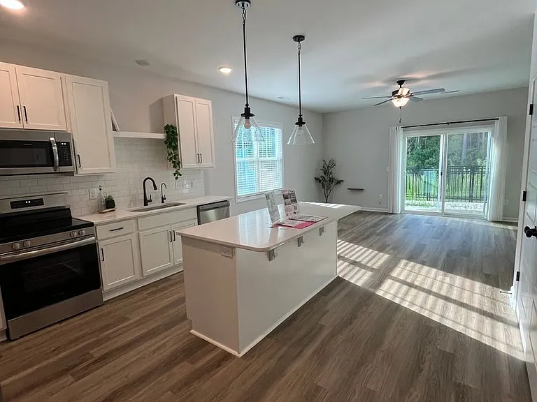 8329 Paramount Point — Photo 14