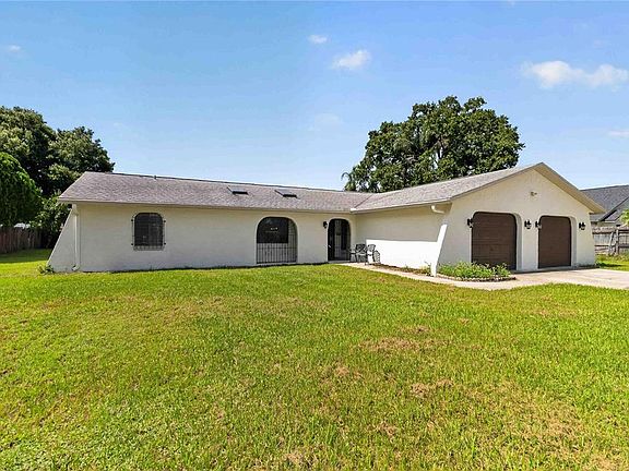 3rd image of 4840 LAKE CECILE DRIVE