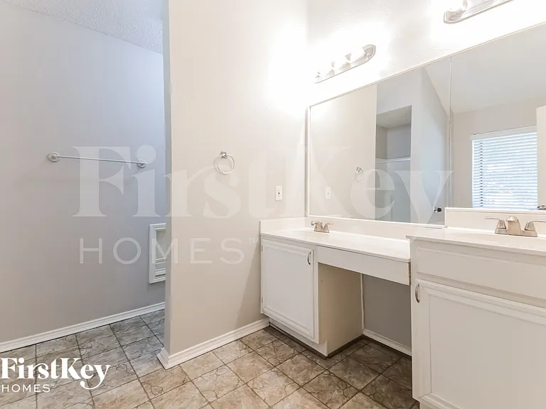 701 Long Hill Ct — Photo 12