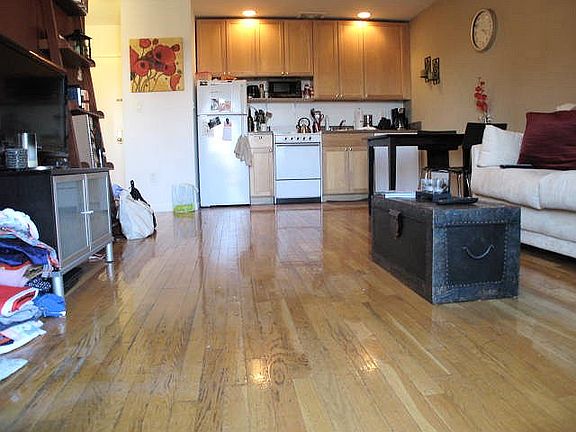 4th image of 27-10 Astoria Blvd #5C