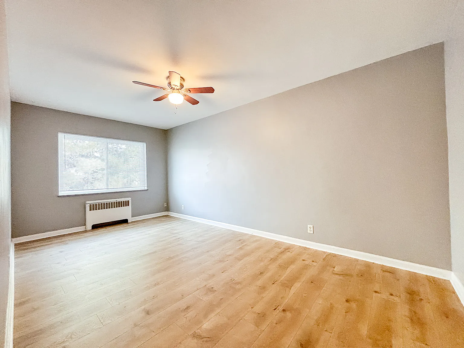 850 Overlook Avenue - 2 — Photo 4