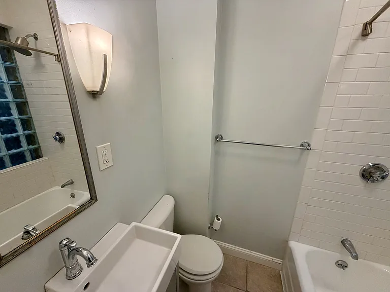324 Chelsea St #3 — Photo 6