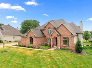 308 Windsor Dr, Metamora, IL 61548