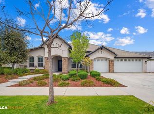 2917 Barrowby St, Bakersfield, CA 93311