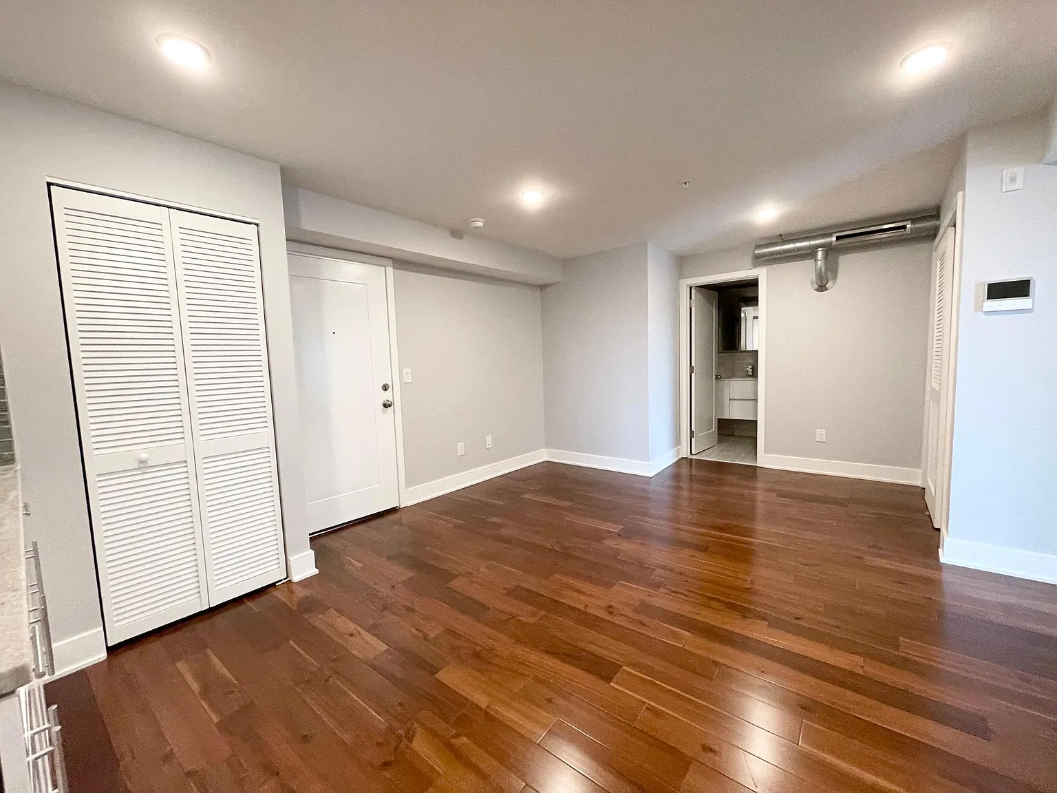 2 bed, 900 sqft, $1,795 — Photo 4