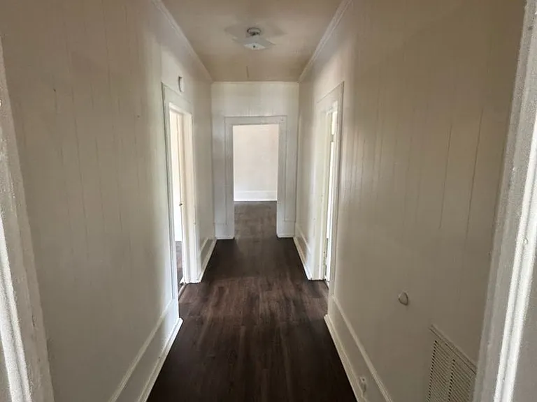 833 Kings Rd — Photo 20