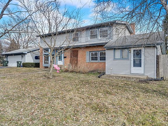 3rd image of 414 Woodlawn Dr