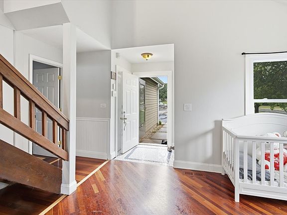 3rd image of 369 Trailside Ct