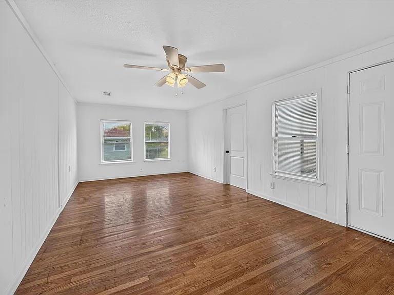 351 S Waco St — Photo 10