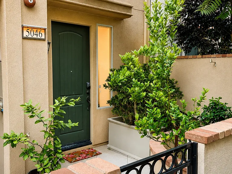 5046 Mosaic Ct — Photo 2