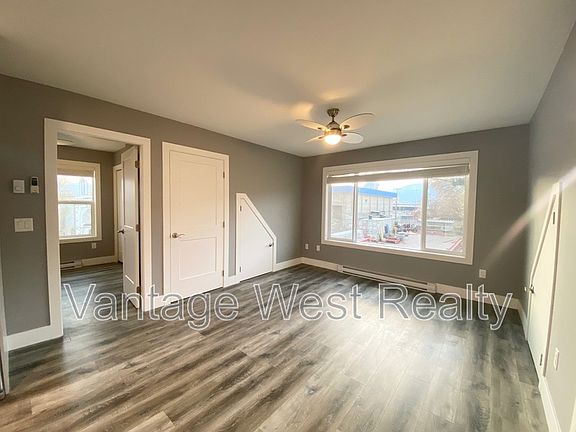 5th image of 729CARRIAG E Bay Ave
