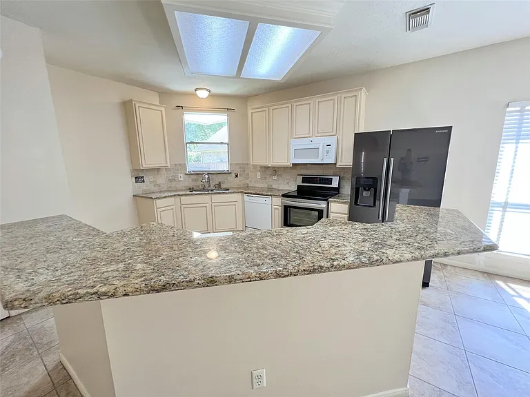 4723 Silverlake Dr — Photo 15