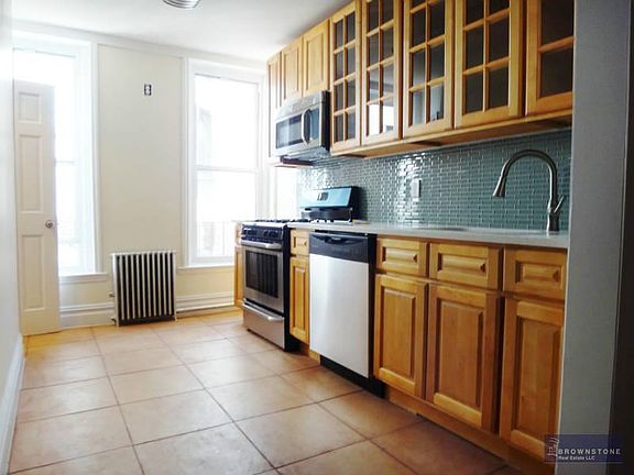 4th image of 485 6th Ave APT 3R