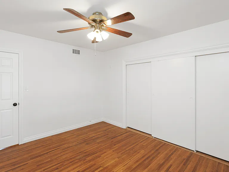 304 S Greengrove Dr — Photo 16