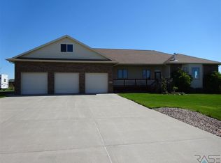 26628 Tucker Cir, Brandon, SD 57005