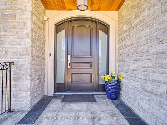 4th image of 476 Tennyson Dr