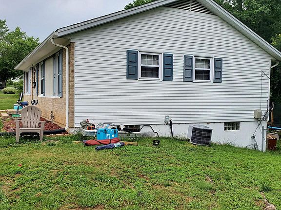 2nd image of 2228 Rosewood Dr