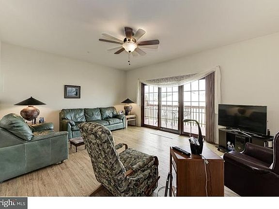 4th image of 206 Jefferson Ave