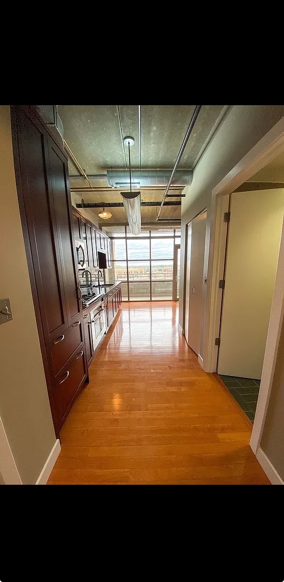 Building Photo - 10 S Dunton Ave #402