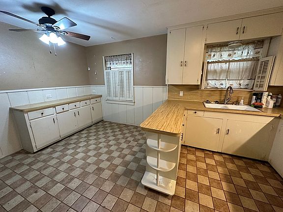 3rd image of 119 Brierwood Dr