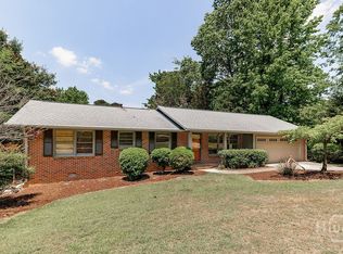 1141 Tuxedo Ln, Watkinsville, GA 30677