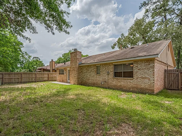 2606 Lexington Woods Dr — Photo 40