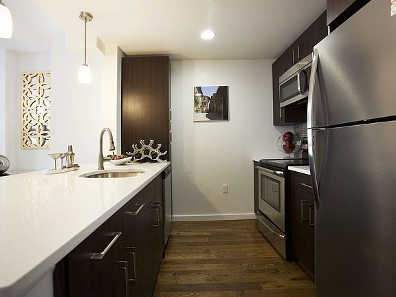5th image of 260 W 26th St APT 8S