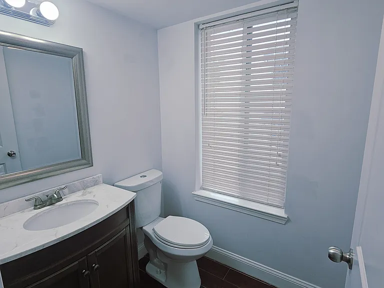 657 N 11th St #2 — Photo 8