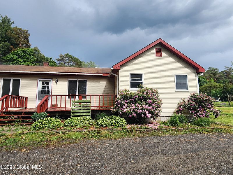 3rd image of 56 White Creek Road