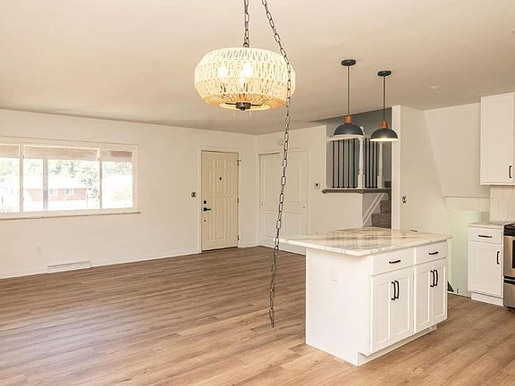 3rd image of 301 Charingcross Ct