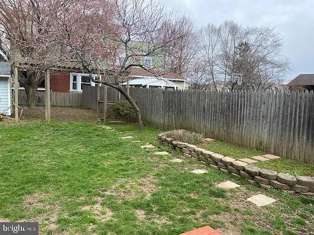 30 Thomas Ave — Photo 23