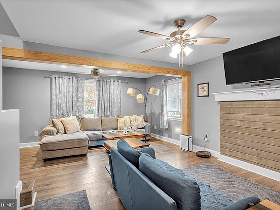 5th image of 20 W Laurel Rd