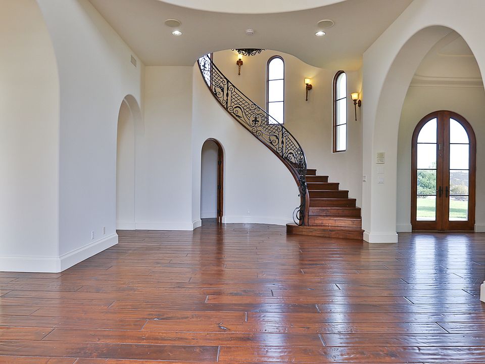 1st image of 40110 Calle Bandido