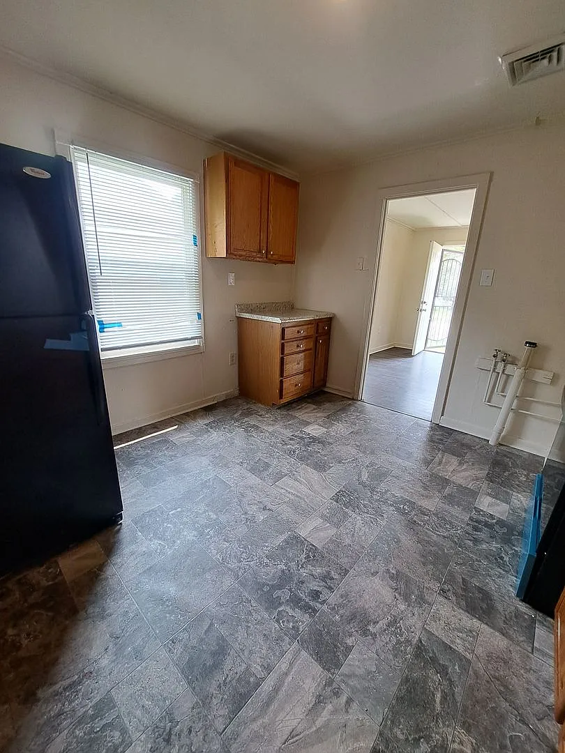 387 385 Carver circle — Photo 3
