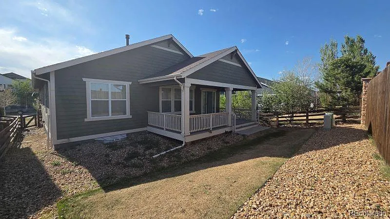 3 bed, 2.0 bath, 1724 sqft, $3,000 — Photo 2